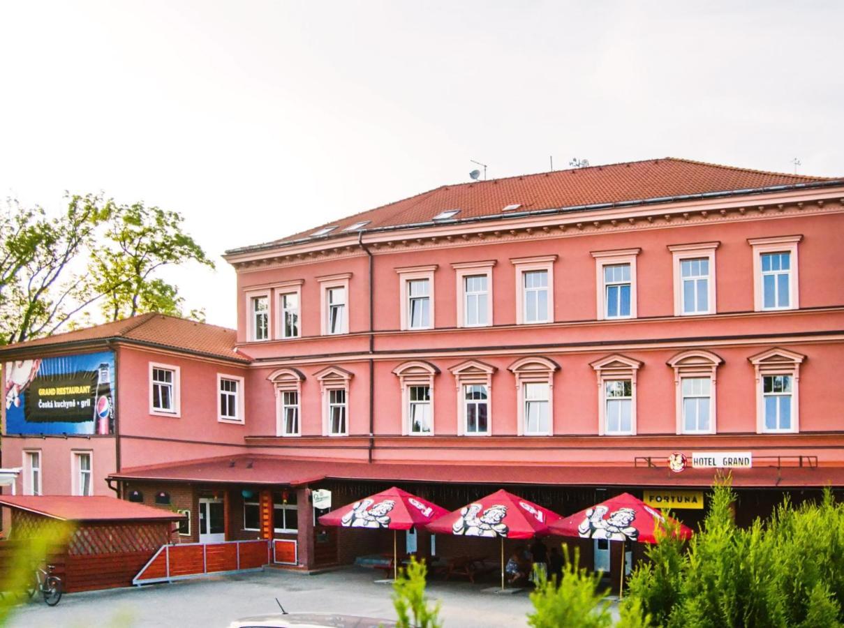 Grand Hotel Jaroměř מראה חיצוני תמונה