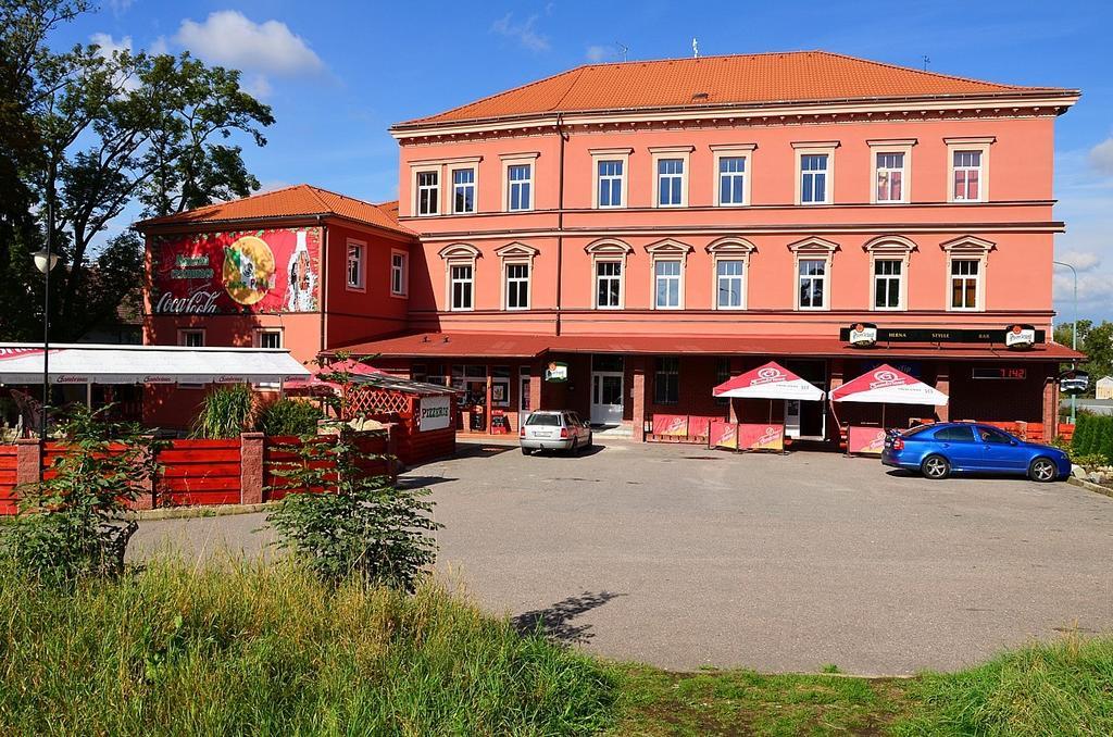 Grand Hotel Jaroměř מראה חיצוני תמונה